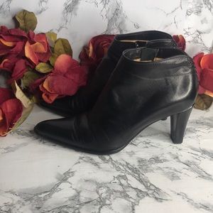 Vintage Roberto Botticelli Black Leather Corset Back High Heeled Ankle B…